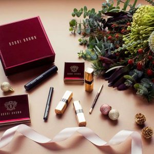 Interflora – Christmas 2017 Bobbi Brown – Win a Bobbi Brown Holiday prize pack valued at $545 PLUS $100 worth of Interflora flowers