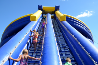 The Weekly Review – Win 1/4 Splashland Family Passes